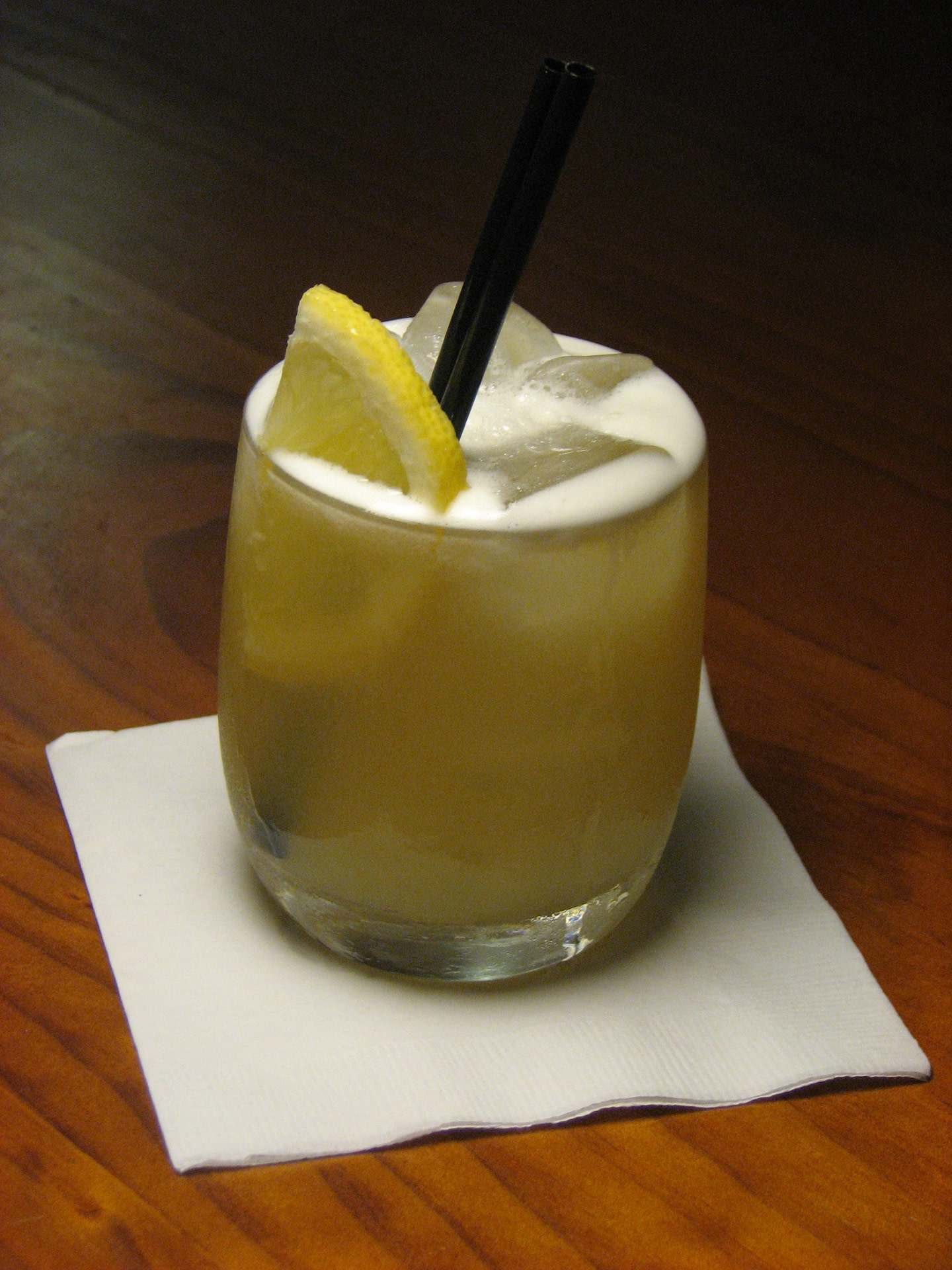 JIM BEAM BLACK® WHISKEY SOUR Bombay Rocks